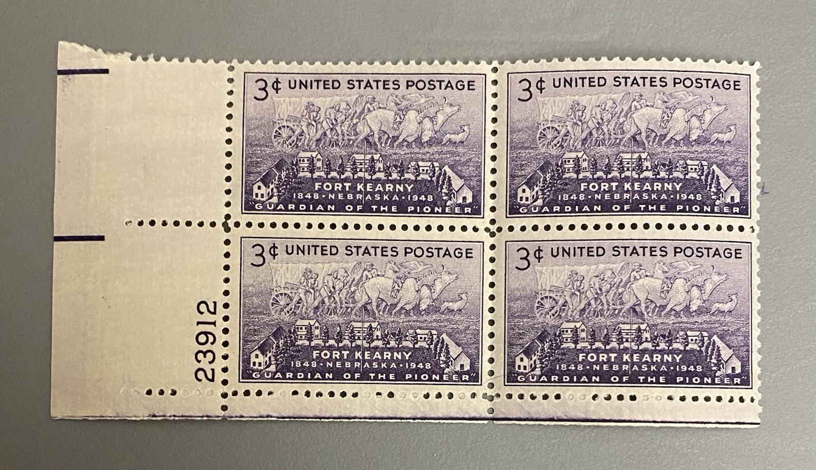 US stamps blocks of 4 mostly MNH, 24 blocks old stamps good mix