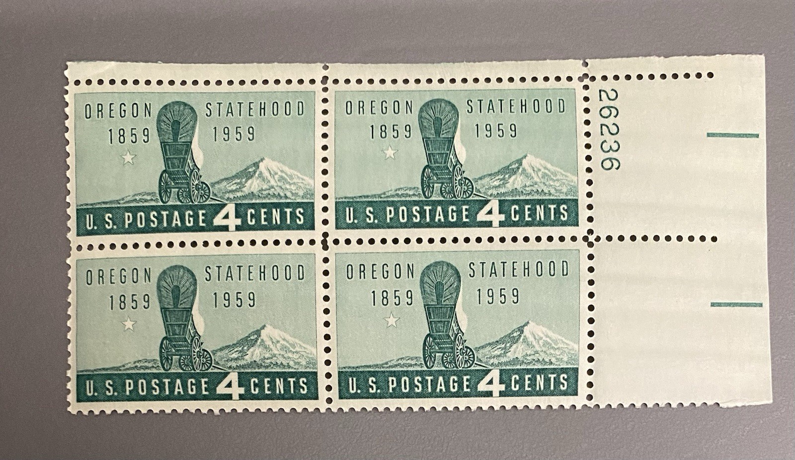 US stamps blocks of 4 mostly MNH, 21 blocks old and new stamps good mix