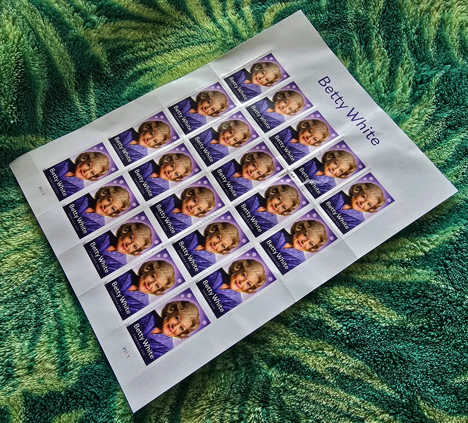 2025 USPS – Favorite Betty White Sheet of 20 Forever Stamps – MNH (5976)