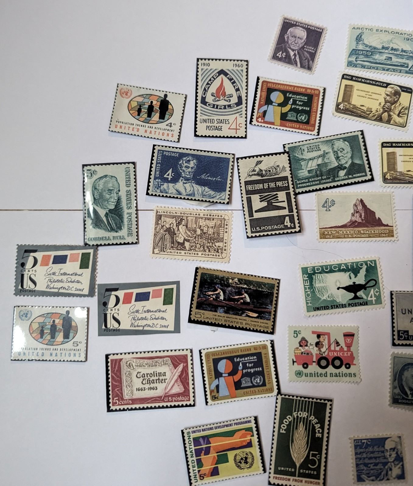 Lot Of 30 4 Cent, 5 Cent, And 7 Cent Stamps From The 1950-1970s In Hinged Cond