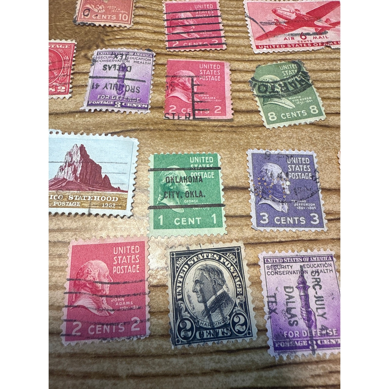 Large Lot of Mixed United States (US) Postage Stamps With Historical Figures