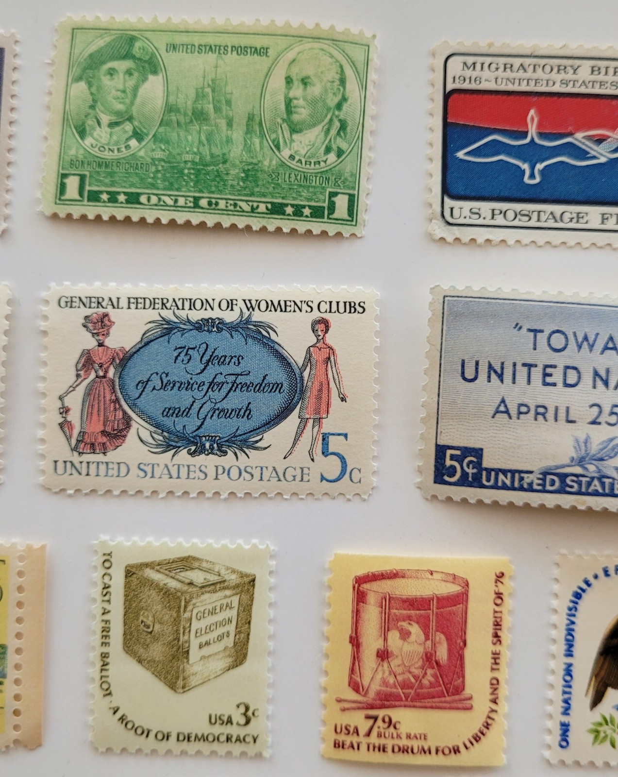 US Stamps Lot of 23 Scott #905 #1113 #1135 #1338 1610 Mercury Circus UN FDR MNH