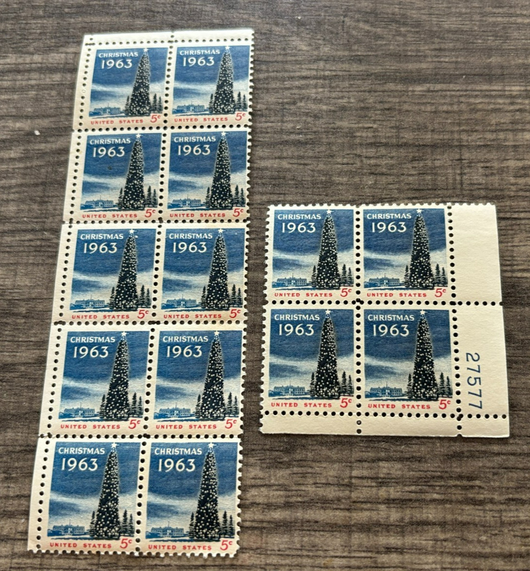 Lot of 17 – 1963 National Christmas Tree USA 5 Cent Stamp White House #US1004