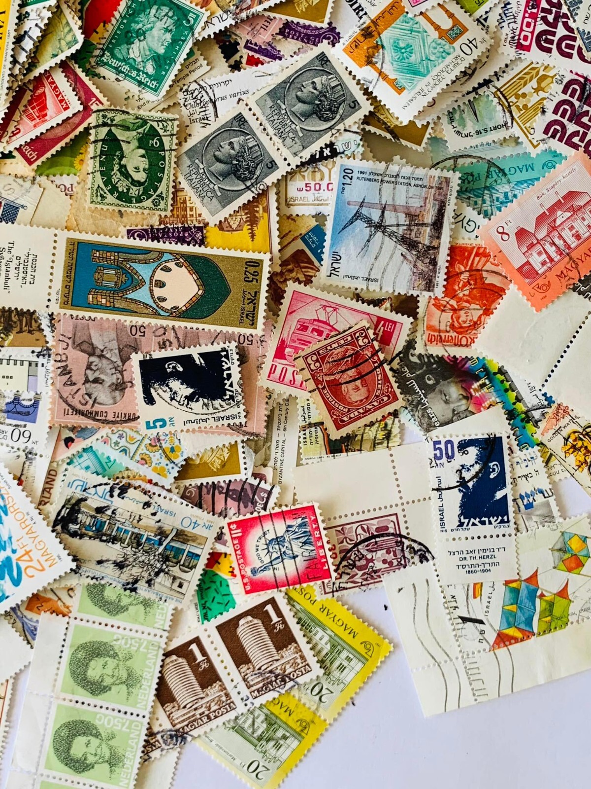 1000 Worldwide Stamp Collection Lot Mixed Foreign Vintage Used Off Paper