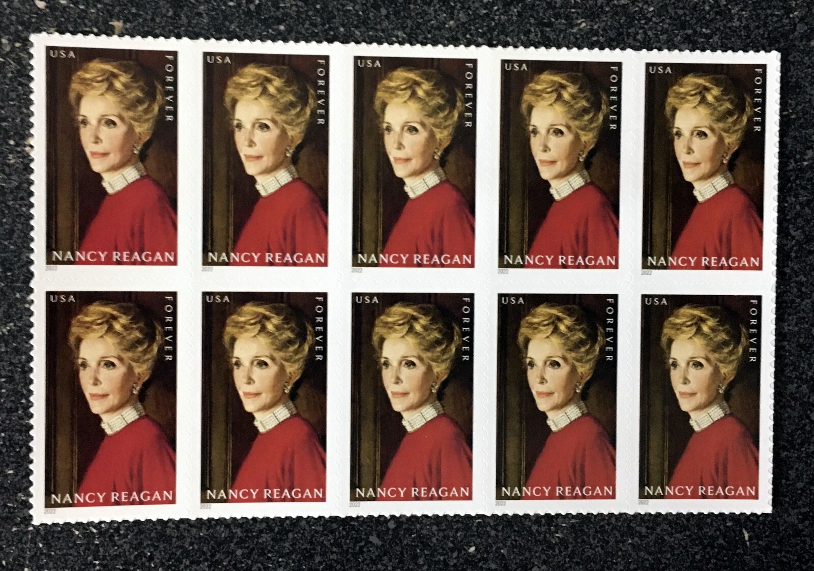 2022USA #5702 Forever Nancy Reagan – Block of 10 mint postage