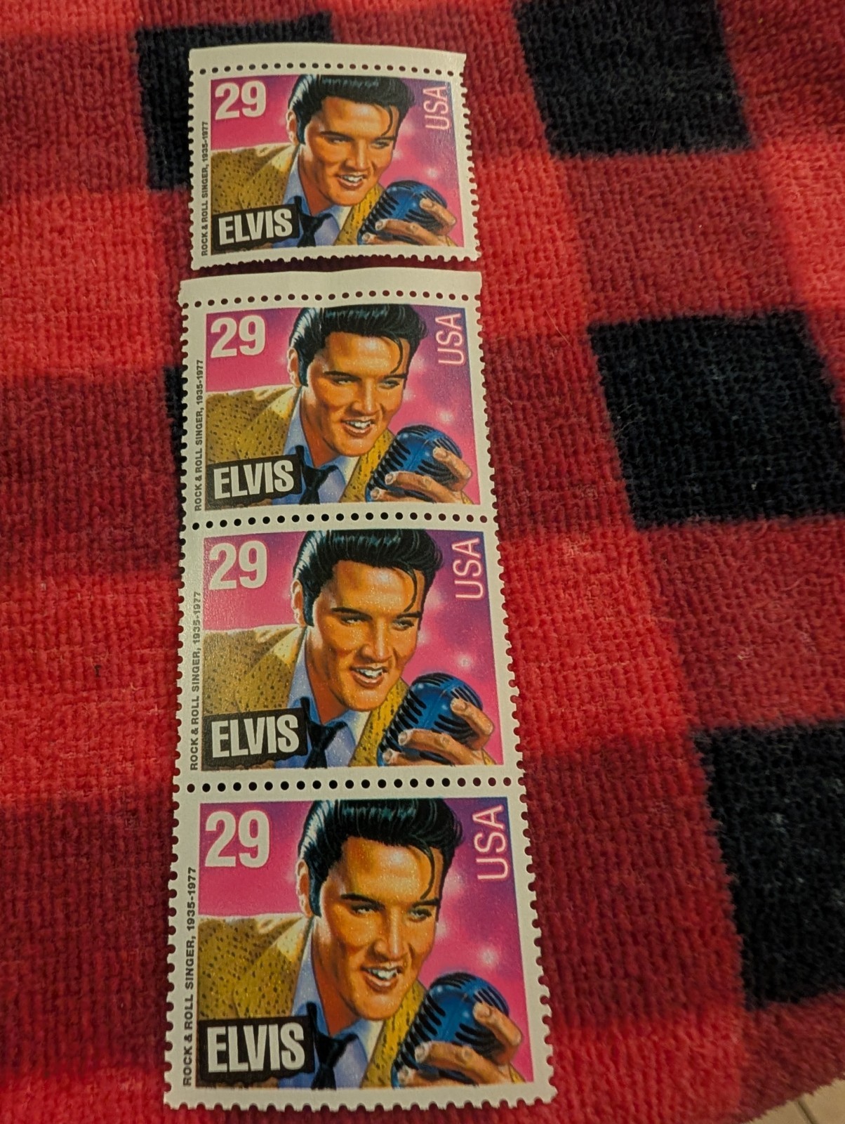 USPS STRIP OF 3 CONNECTED AND 1 LOOSE 29 CENT ELVIS PRESLEY STAMPS/SEE PICTURES!