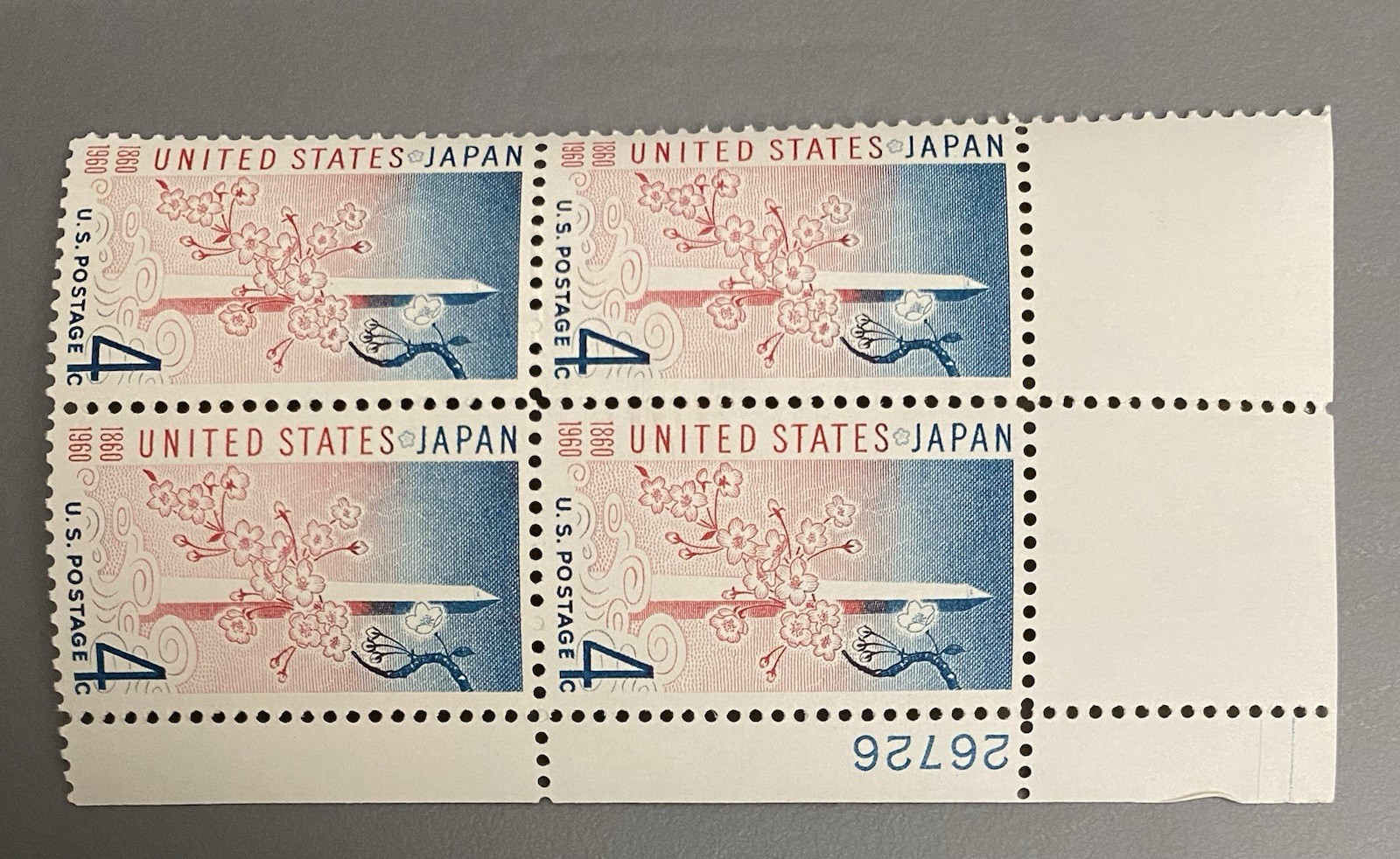 US stamps blocks of 4 mostly MNH, 21 blocks old and new stamps good mix