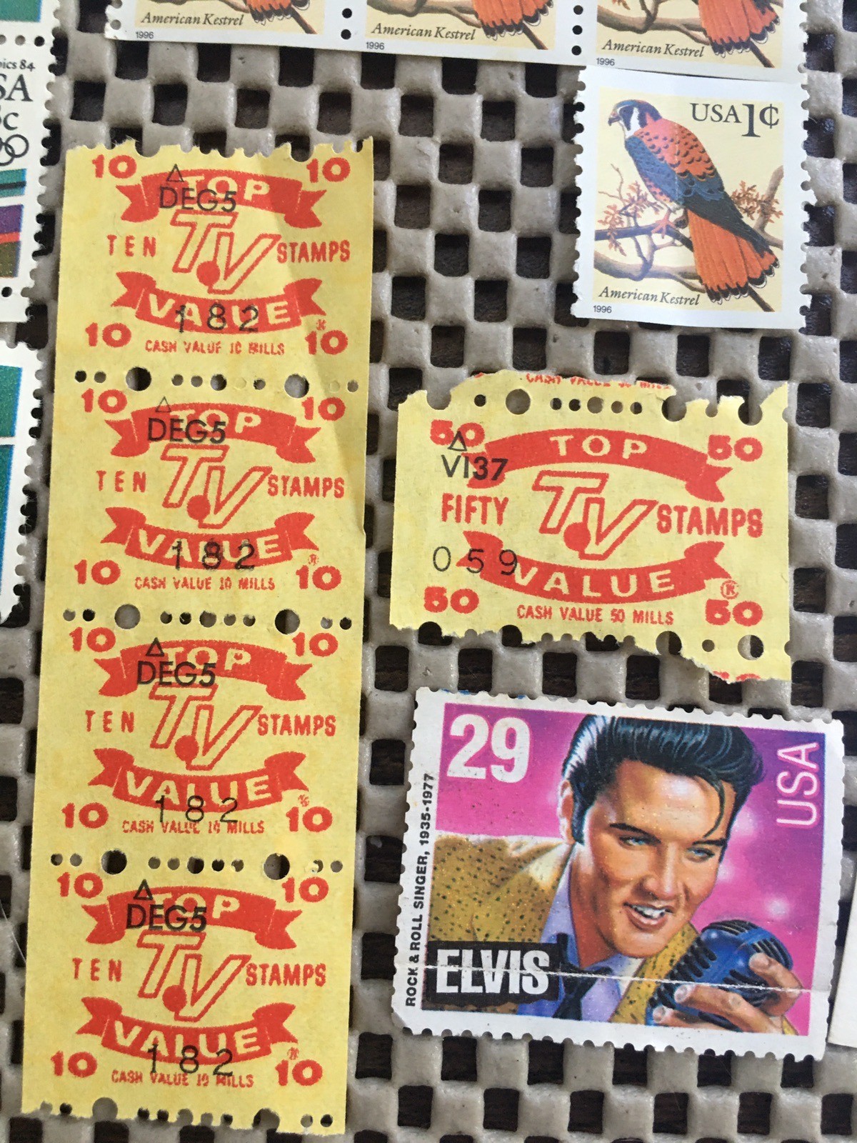 VTG USA POSTAGE STAMPS-24 MIXED LOT-Pearl Buck-‘84 Olympics-Americas Light-Elvis
