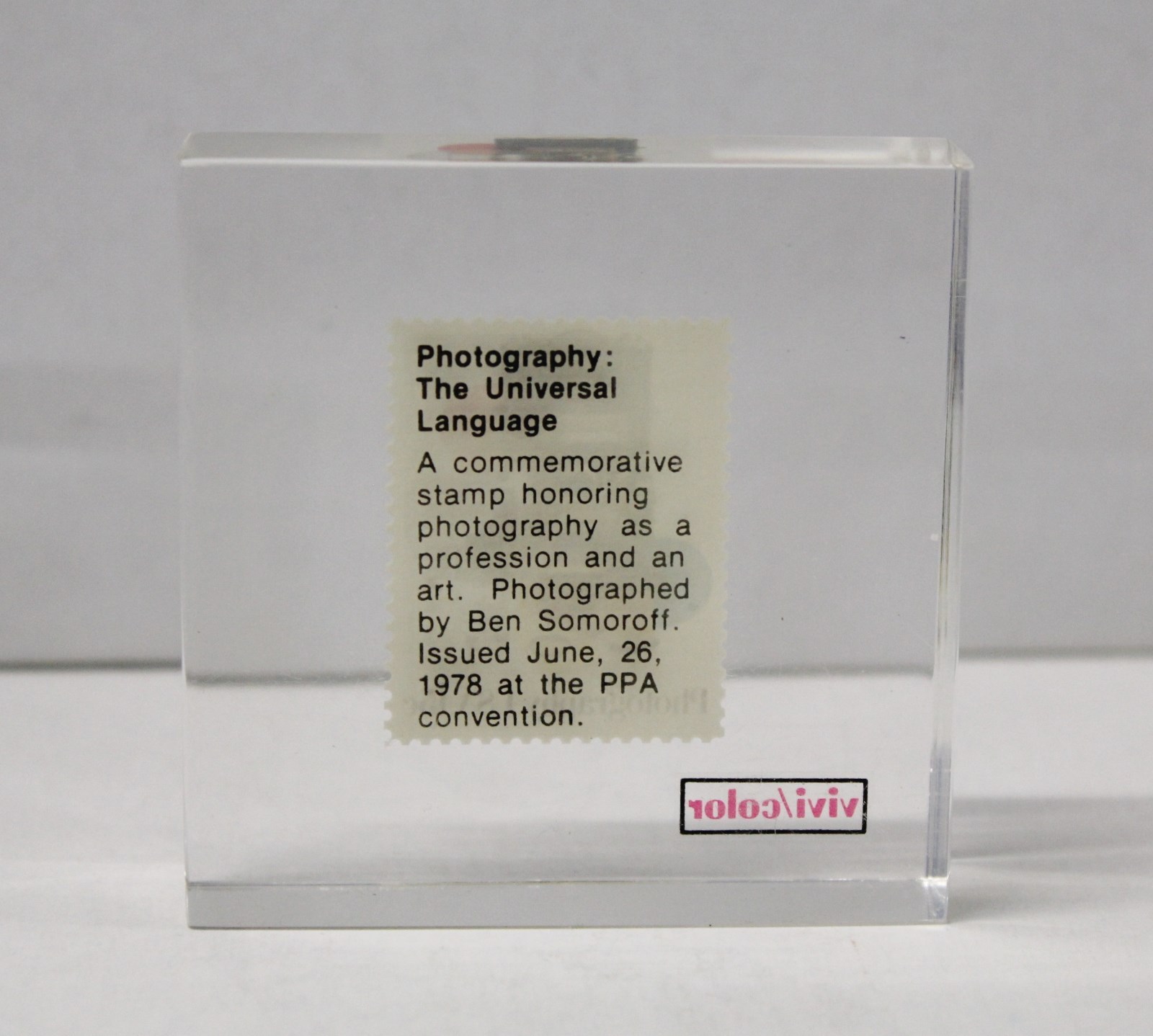 U.S. POSTAL MAIL SERVICE VIVI/COLOR PHOTOGRAPHY USA 15 CENT STAMP LUCITE