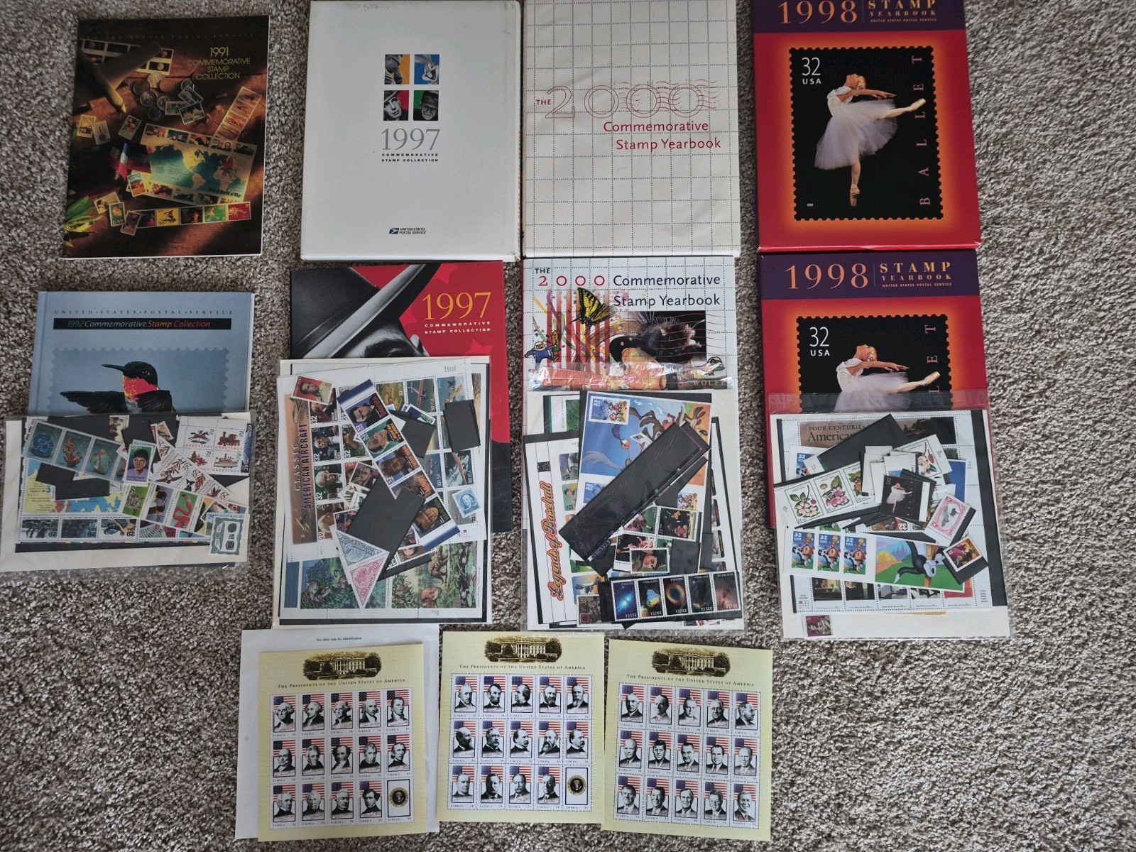 1991-2000 4 Complete Commemorative Stamp Collection + 1 1991 Book + Presidents