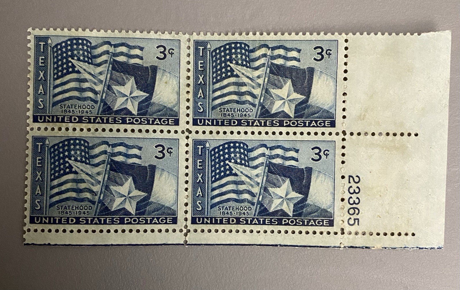US stamps blocks of 4 mostly MNH, 21 blocks old and new stamps good mix