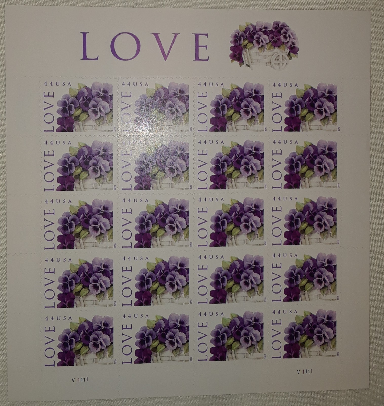 One (1) Pane of LOVE: PANSIES IN A BASKET 44¢ US Postage Stamps, USA Sc # 4450