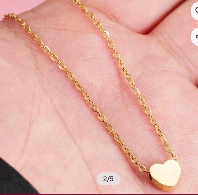 Gold Floating Heart 14K – Gold Metal 16-18″ Adj Chain Necklace 💕💕💕
