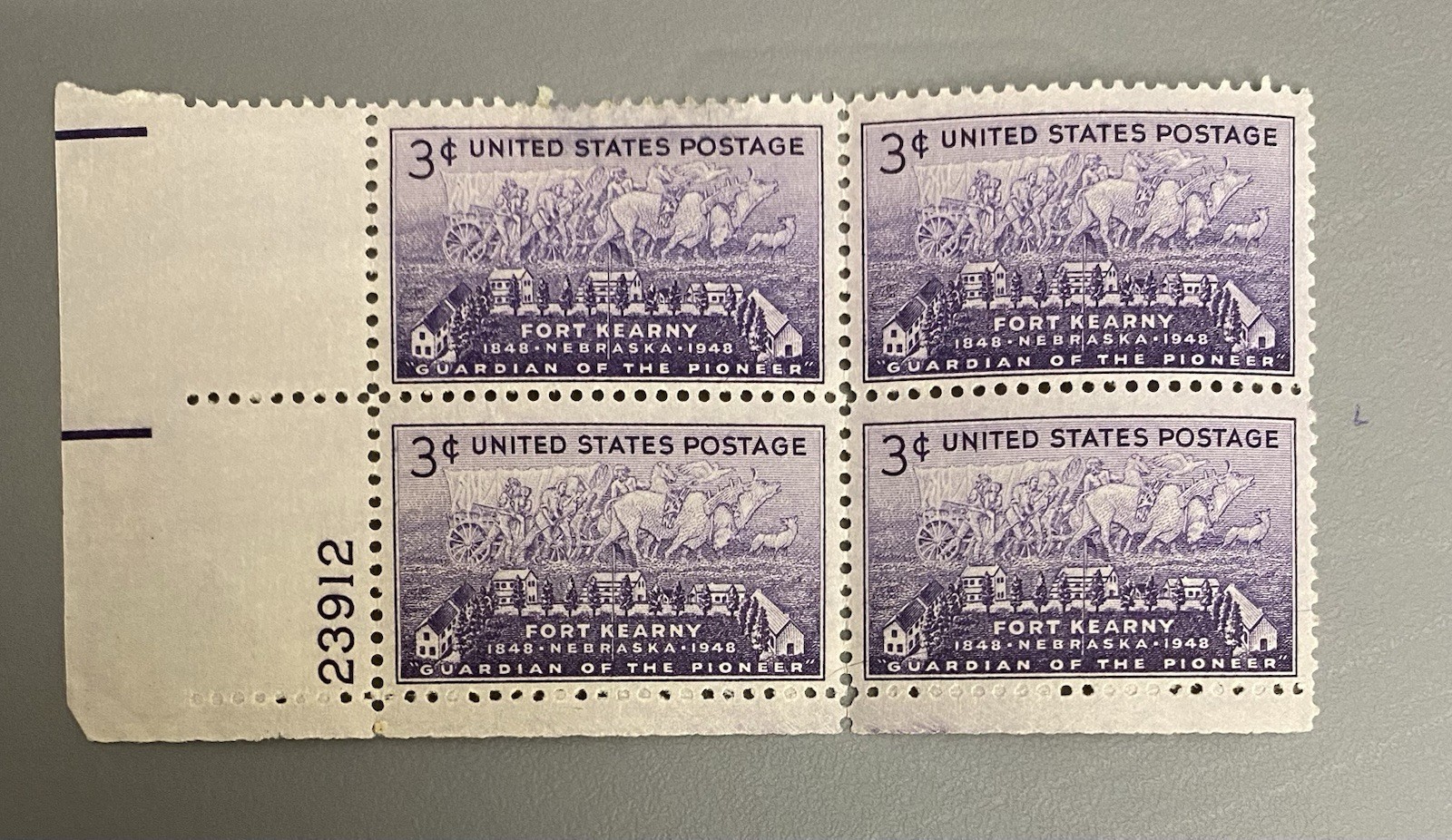 US stamps blocks of 4 mostly MNH, 24 blocks old stamps good mix