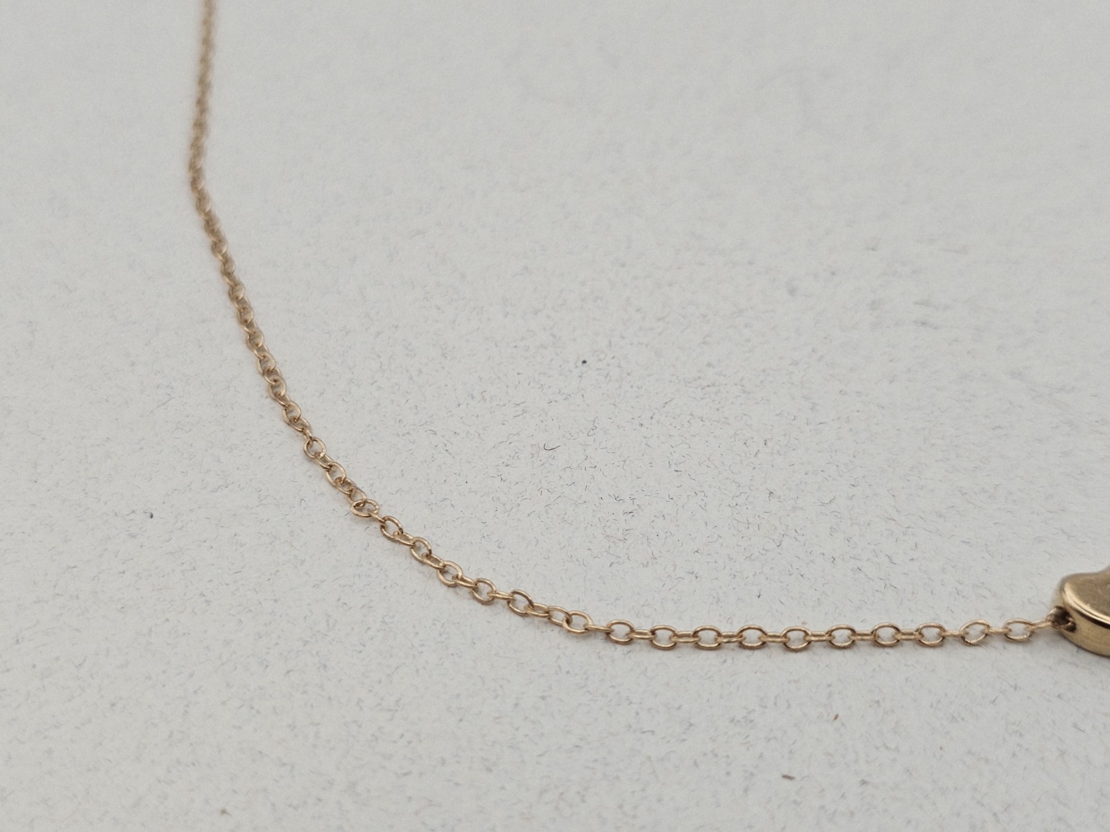 Gold Floating Heart 14K – Gold Metal 16-18″ Adj Chain Necklace 💕💕💕