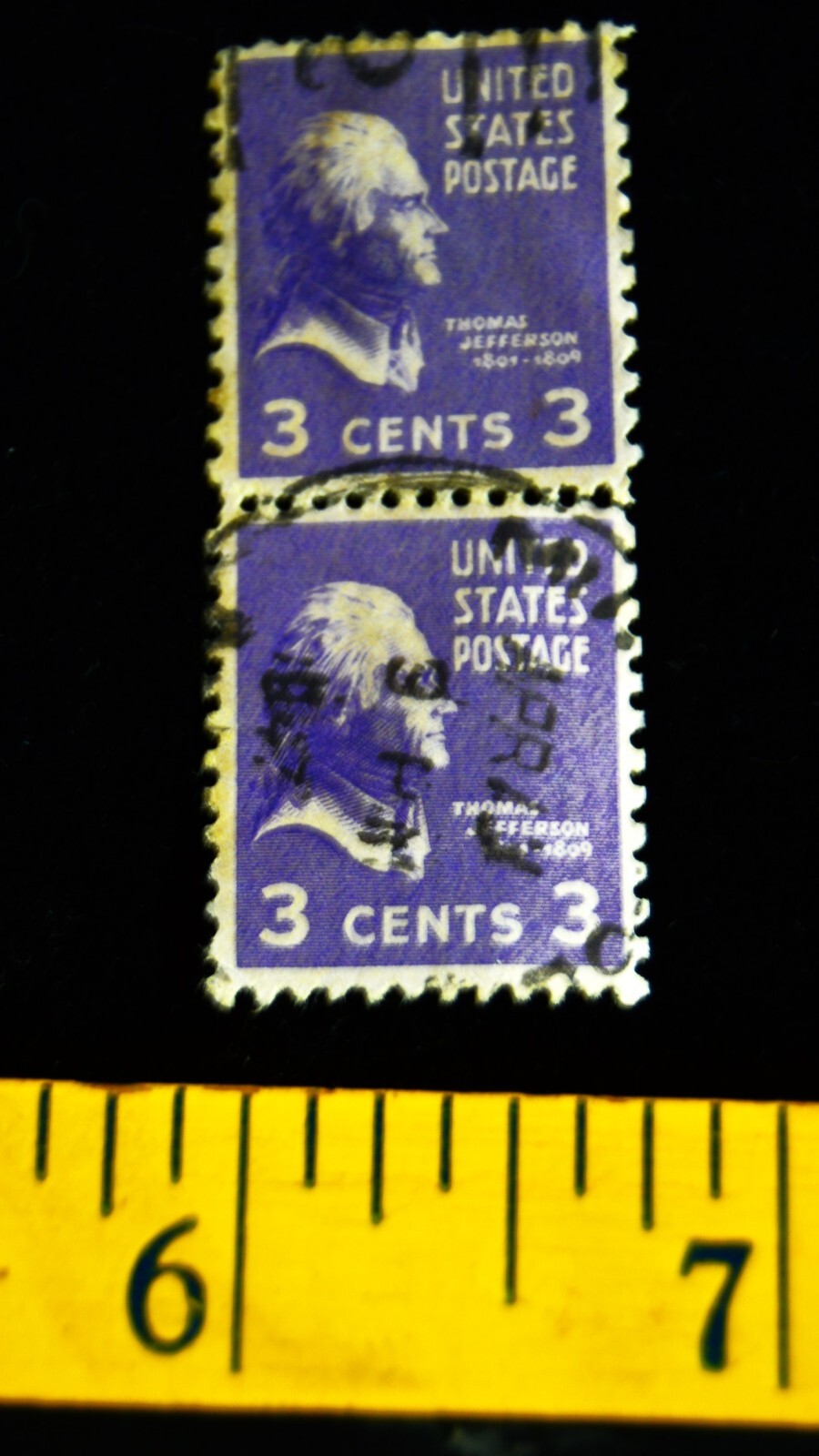 2x Thomas Jefferson 1932 still attached at perforation Stamp set