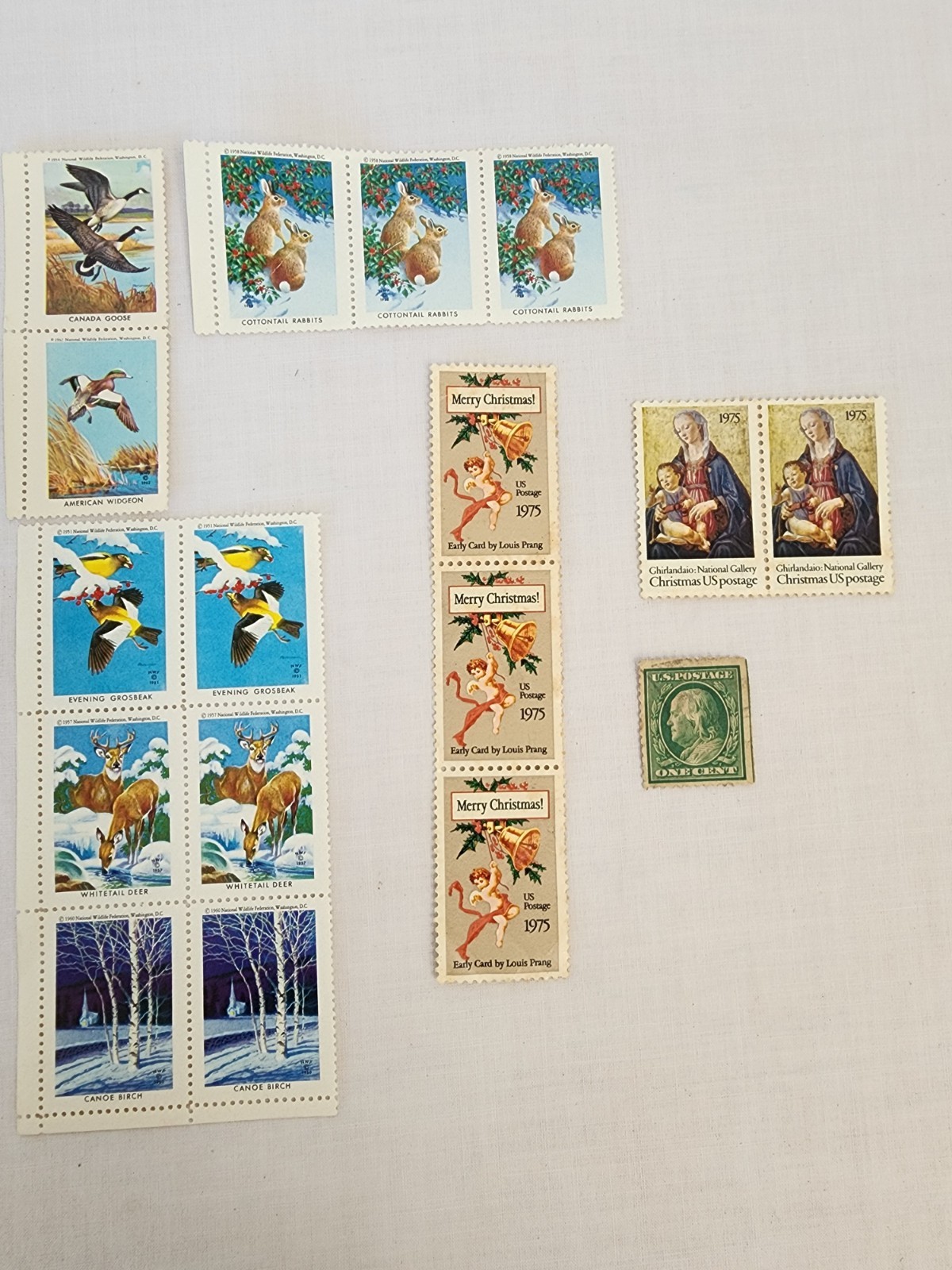 Mixed Lot of US Postage Stamps Unused 1975 Christmas- 1 cent Ben Franklin