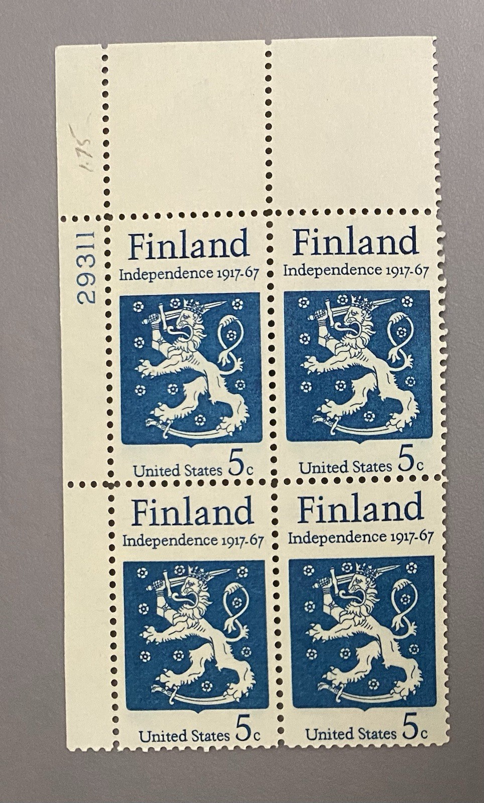 US stamps blocks of 4 mostly MNH, 21 blocks old and new stamps good mix
