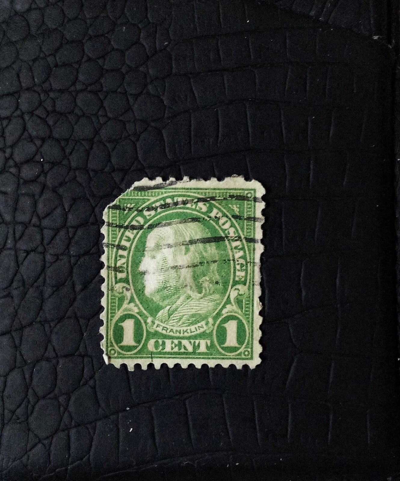 U.S. #581Series 1923-26 1¢ Ben Franklin Issue Date: April 21, 1923