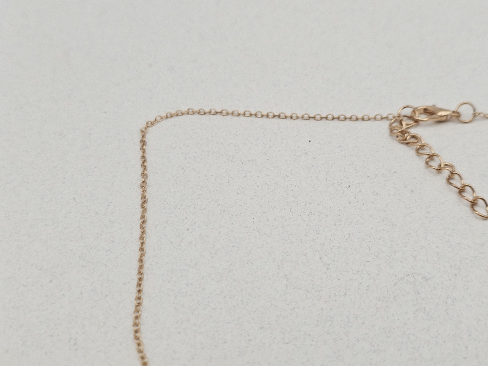 Gold Floating Heart 14K – Gold Metal 16-18″ Adj Chain Necklace 💕💕💕