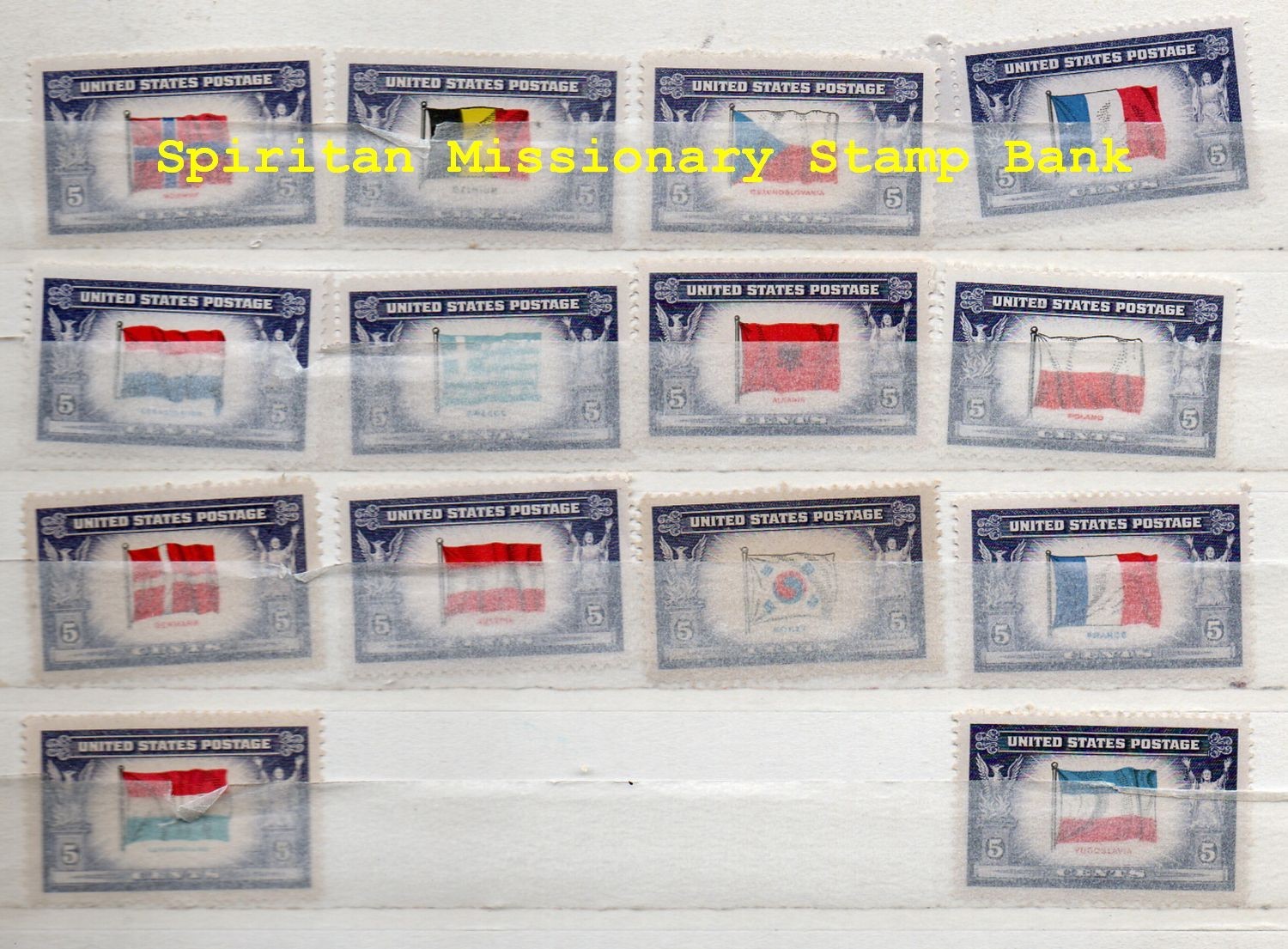 International Flags: 14 Mint US Postage sTamps (11-702)