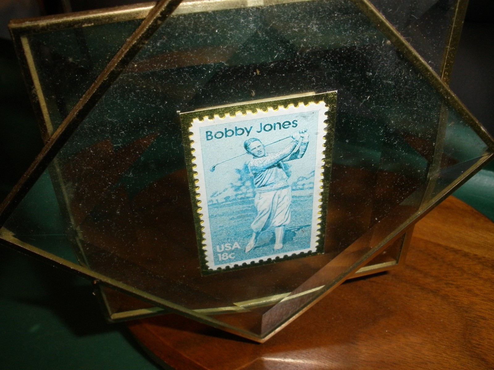 HANFORD HEIRLOOMS Bobby Jones golfer-18cents Stamp on Walnut Hanger 237/8000