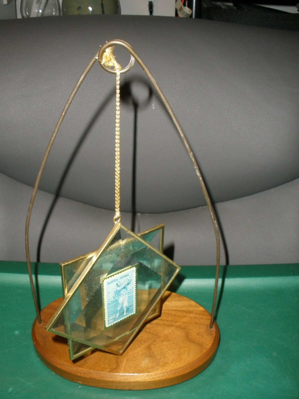 HANFORD HEIRLOOMS Bobby Jones golfer-18cents Stamp on Walnut Hanger 237/8000