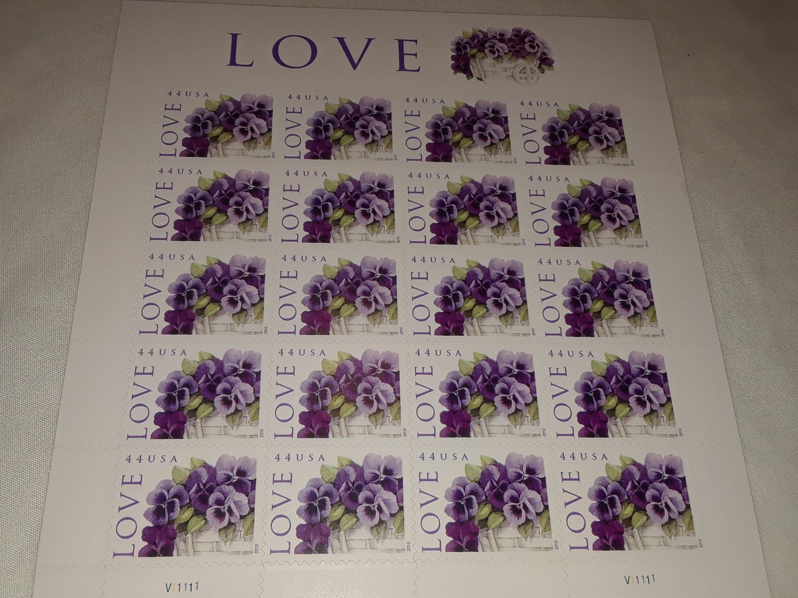 One (1) Pane of LOVE: PANSIES IN A BASKET 44¢ US Postage Stamps, USA Sc # 4450