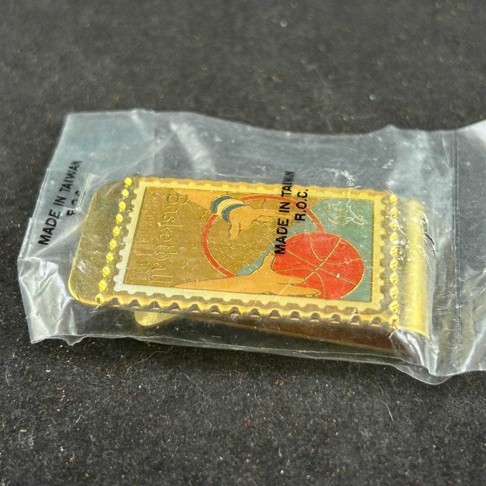 USPS USA 29 CENT BASKETBALL CENTENNIAL 1991 GOLD TONE POSTAGE STAMP MONEY CLIP