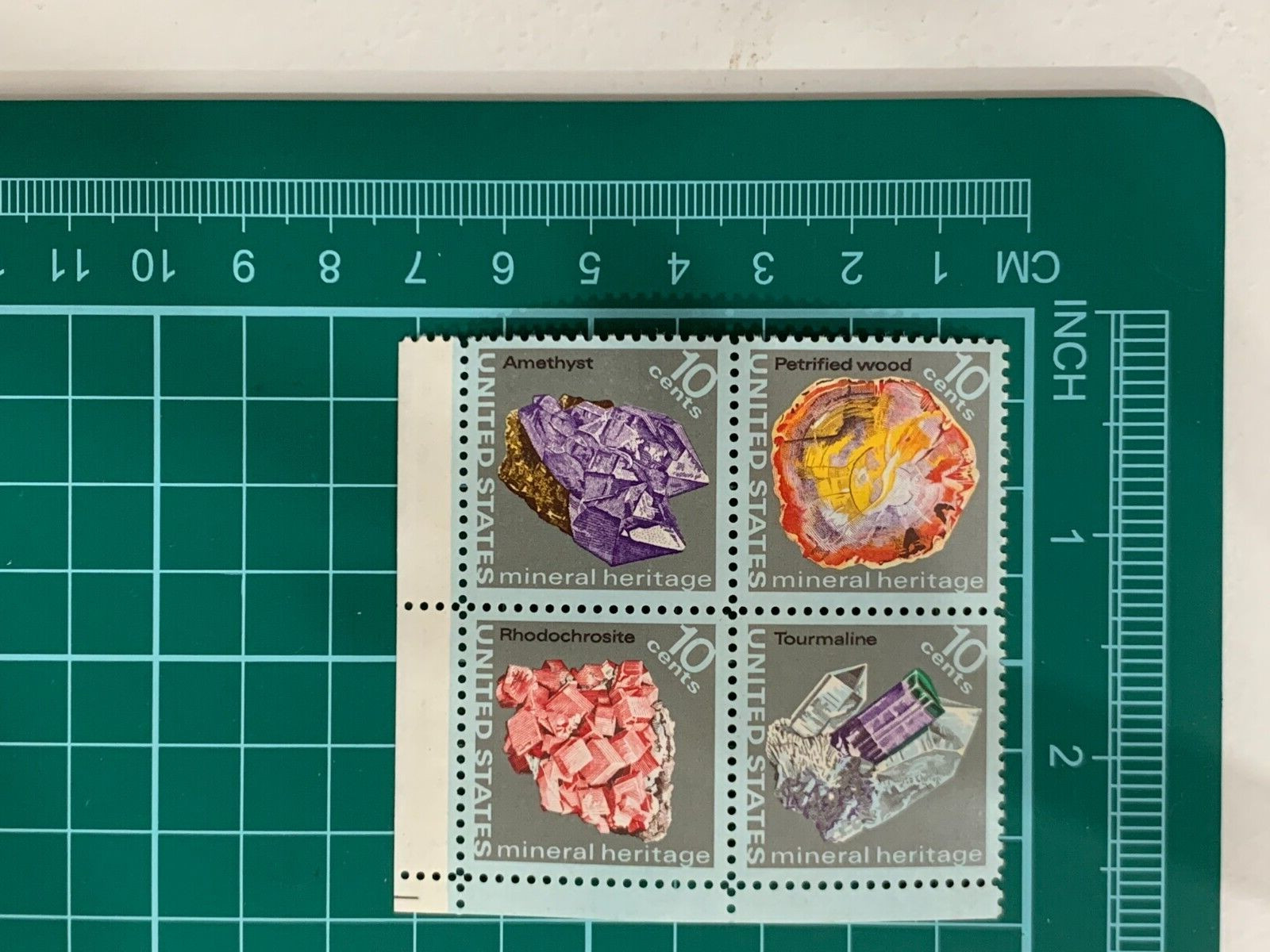 US Postage Amethyst Mineral Heritage 10 Cents Lot Stamps