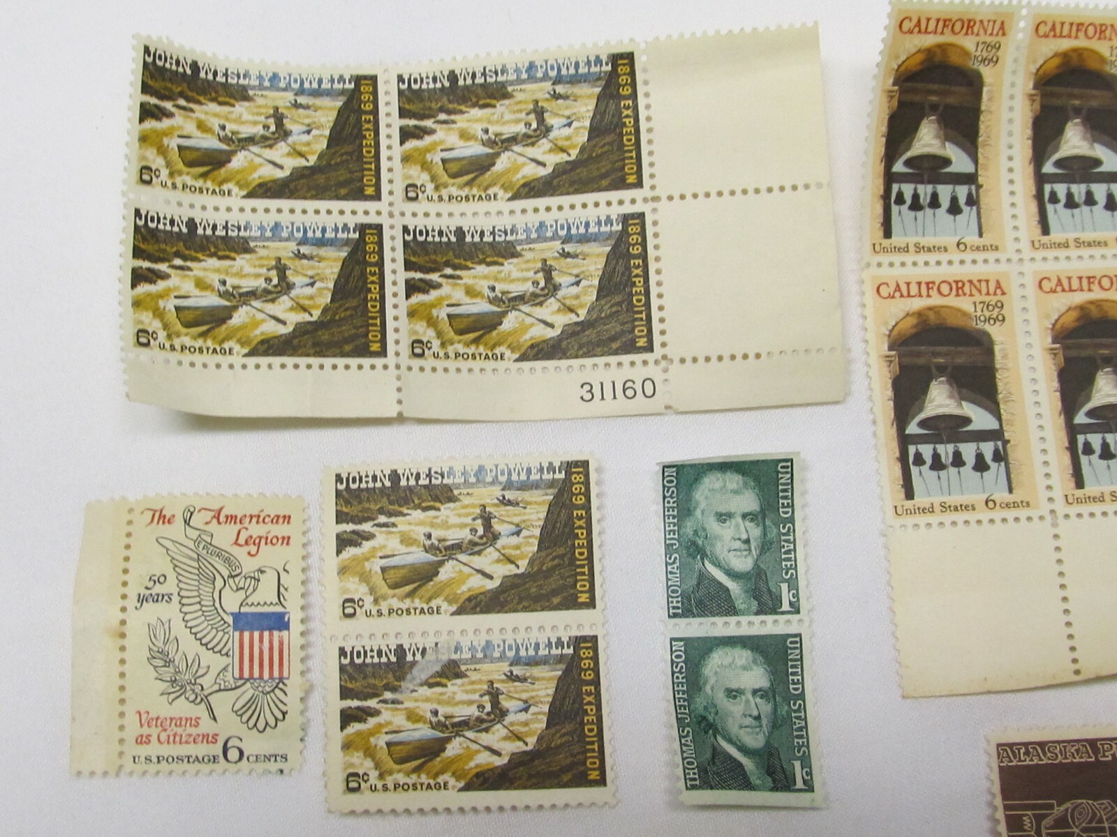 LOT OF 20 MIXED DENOMINATION US STAMPS & 1 STAMP BOOKLET