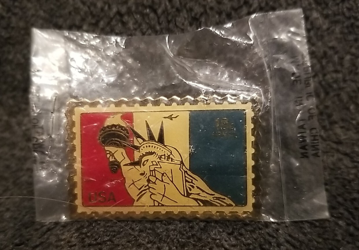 USPS Vintage Statue of Liberty 18¢ Cent Airmail Stamp Lapel Pin P2 SEALED