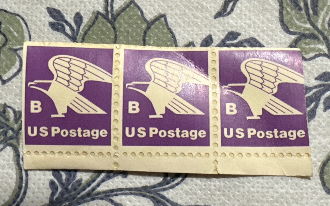 U.S. Stamp (circa 1981) – Rate B (18¢) purple Eagle – Coil Line Pair SC#1820 MNH