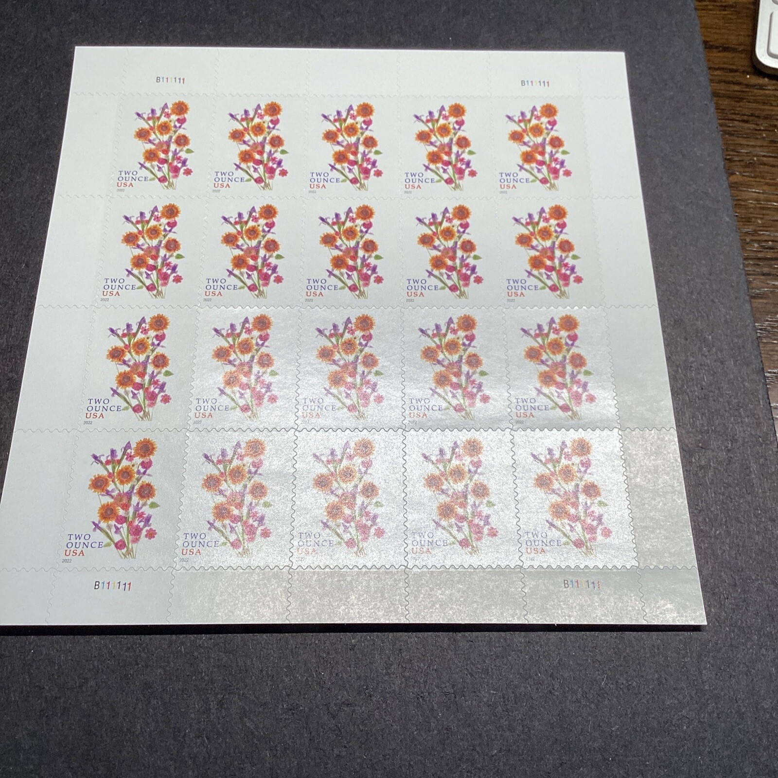 SCOTT# 5682 SHEET OF 20 SUNFLOWER BOUQUET STAMPS (2 OUNCE RATE)MNH-2022-US