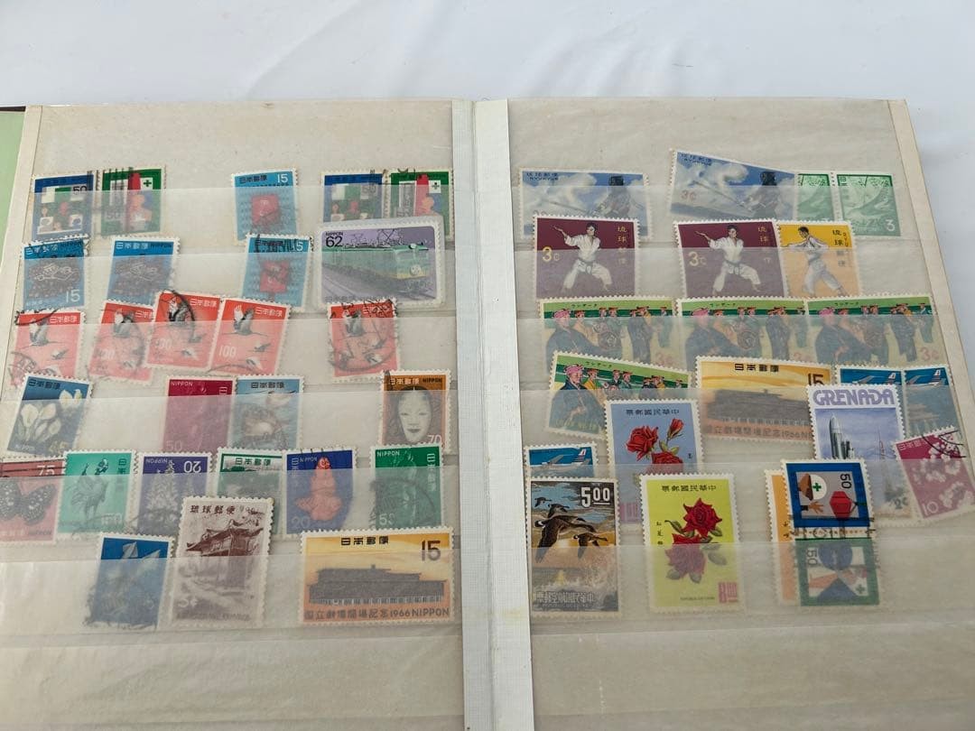 Stamp collection: China, Japan, International themes
