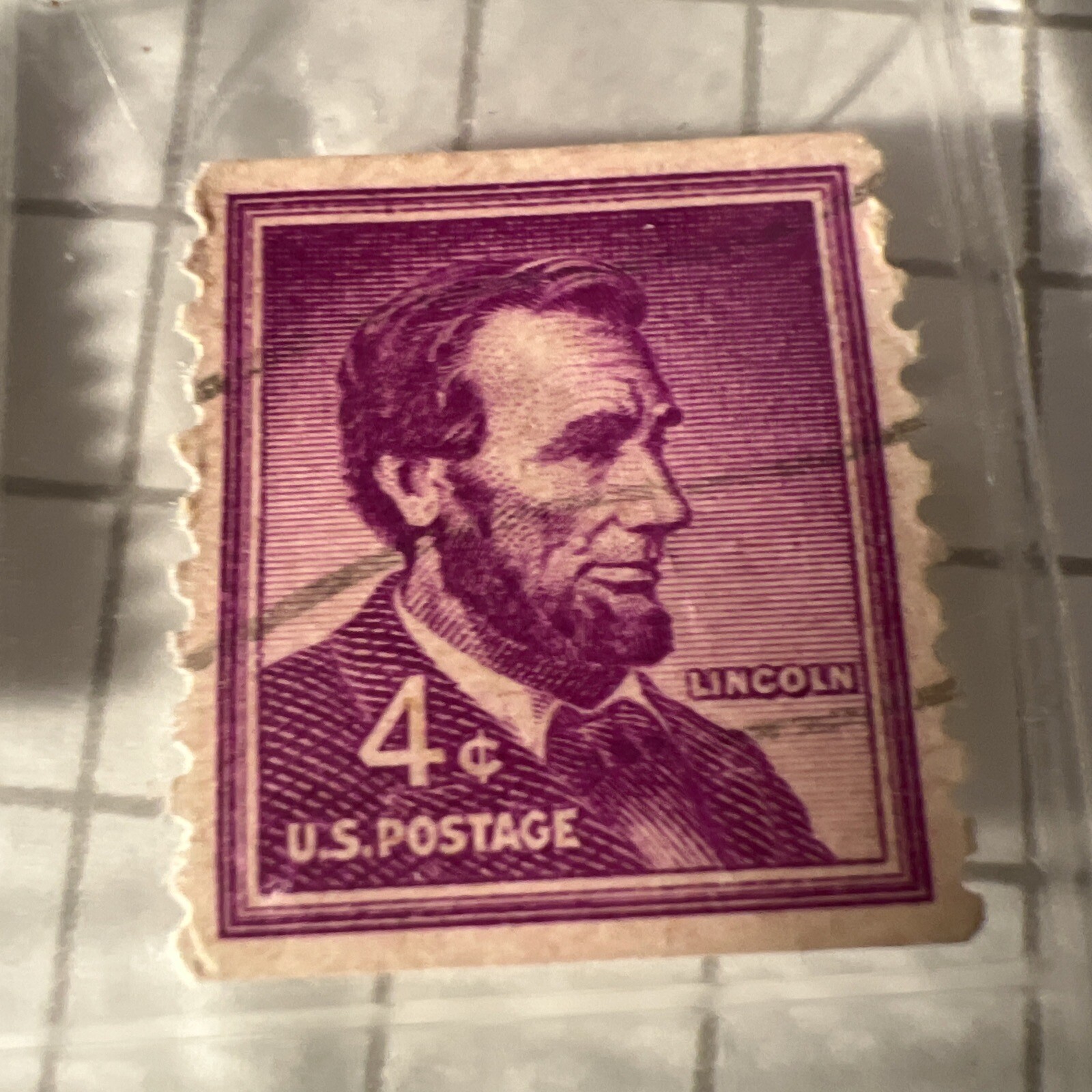 Abraham Lincoln 4 Cent ULTRA RARE ” DOUBLE PURPLE LINE ” US Postage Stamp