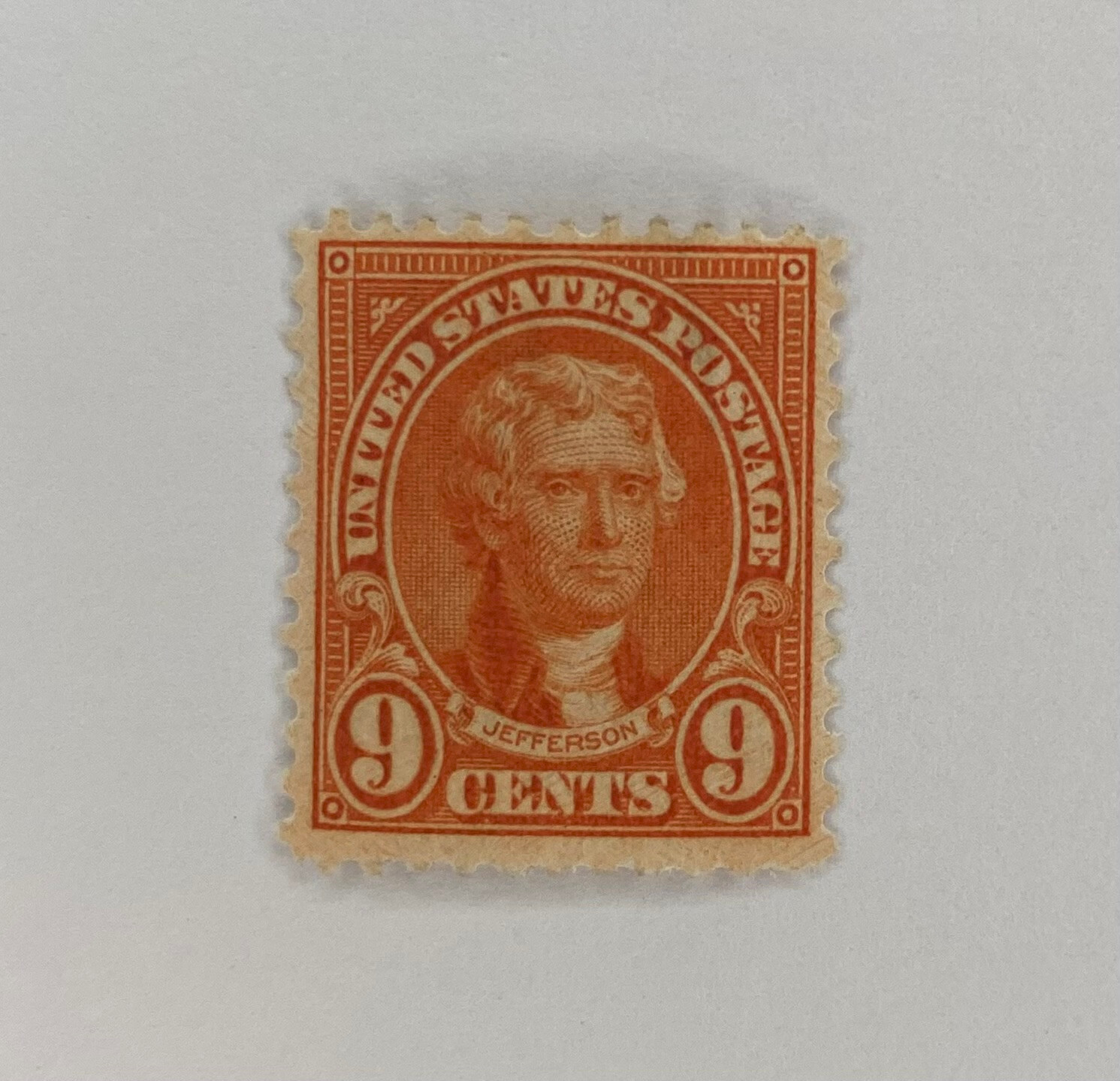 U.S. Jefferson #561 orange 9 cent stamp 1920 Mint Unused OG LH M206