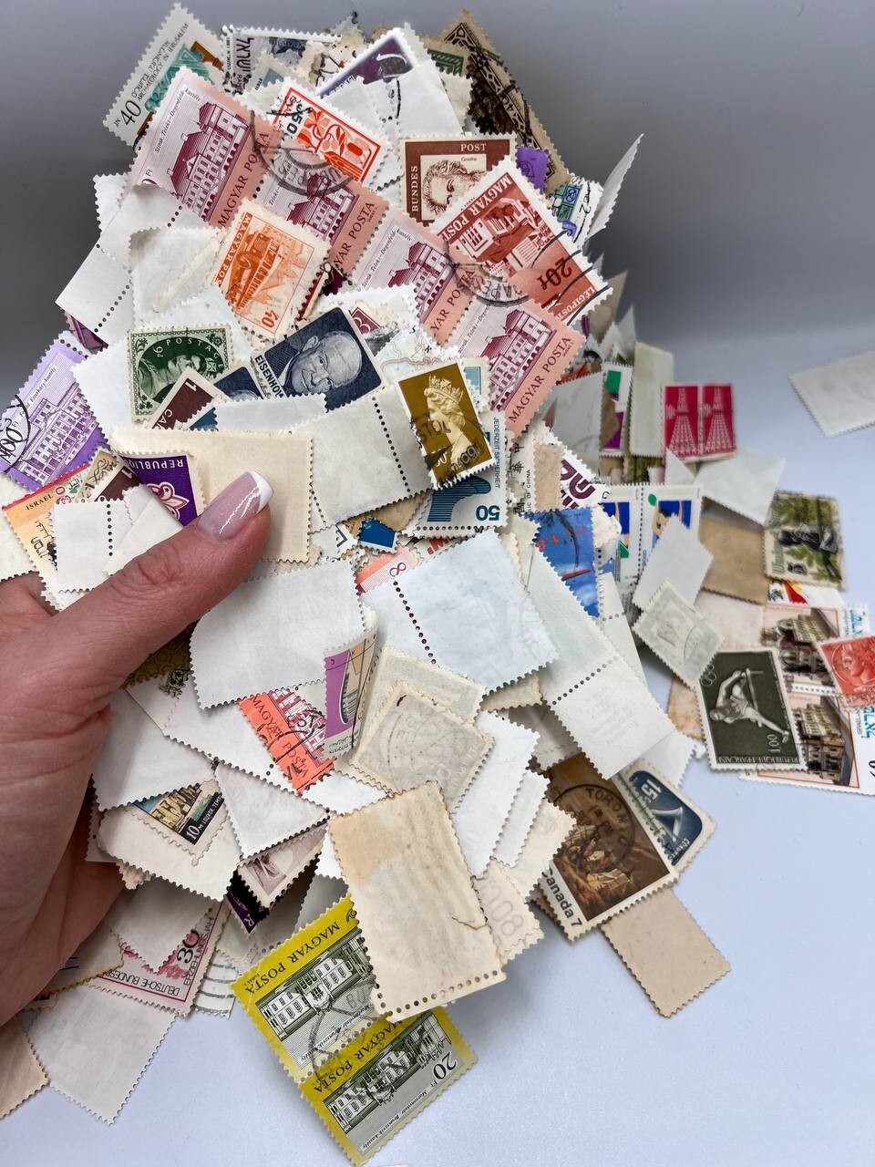 1000 Worldwide Stamp Collection Lot Mixed Foreign Vintage Used Off Paper