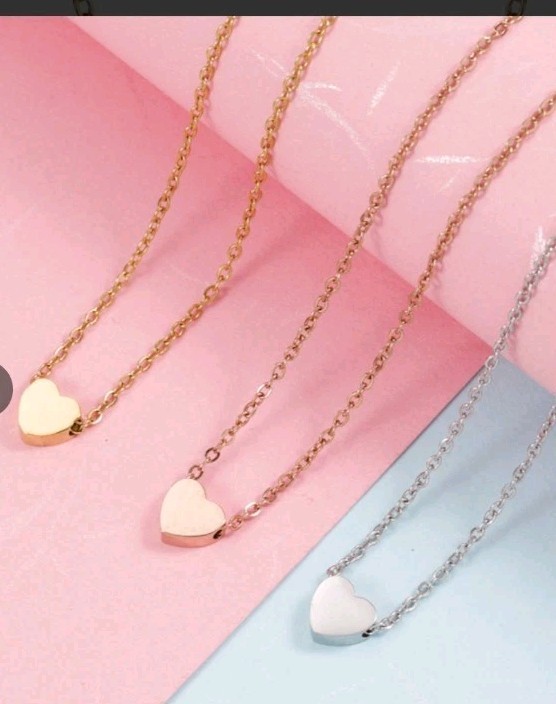 Gold Floating Heart 14K – Gold Metal 16-18″ Adj Chain Necklace 💕💕💕