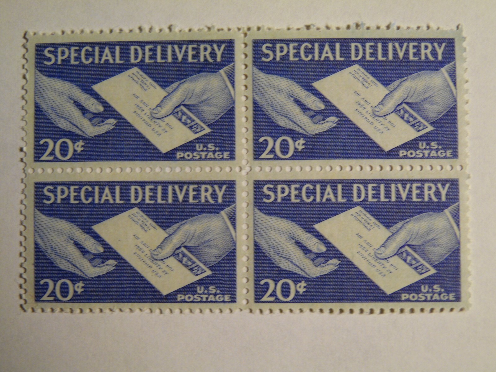 1954 SPECIAL DELIVERY HAND 20 CENTS STAMPS # E20 BLOCK of 4