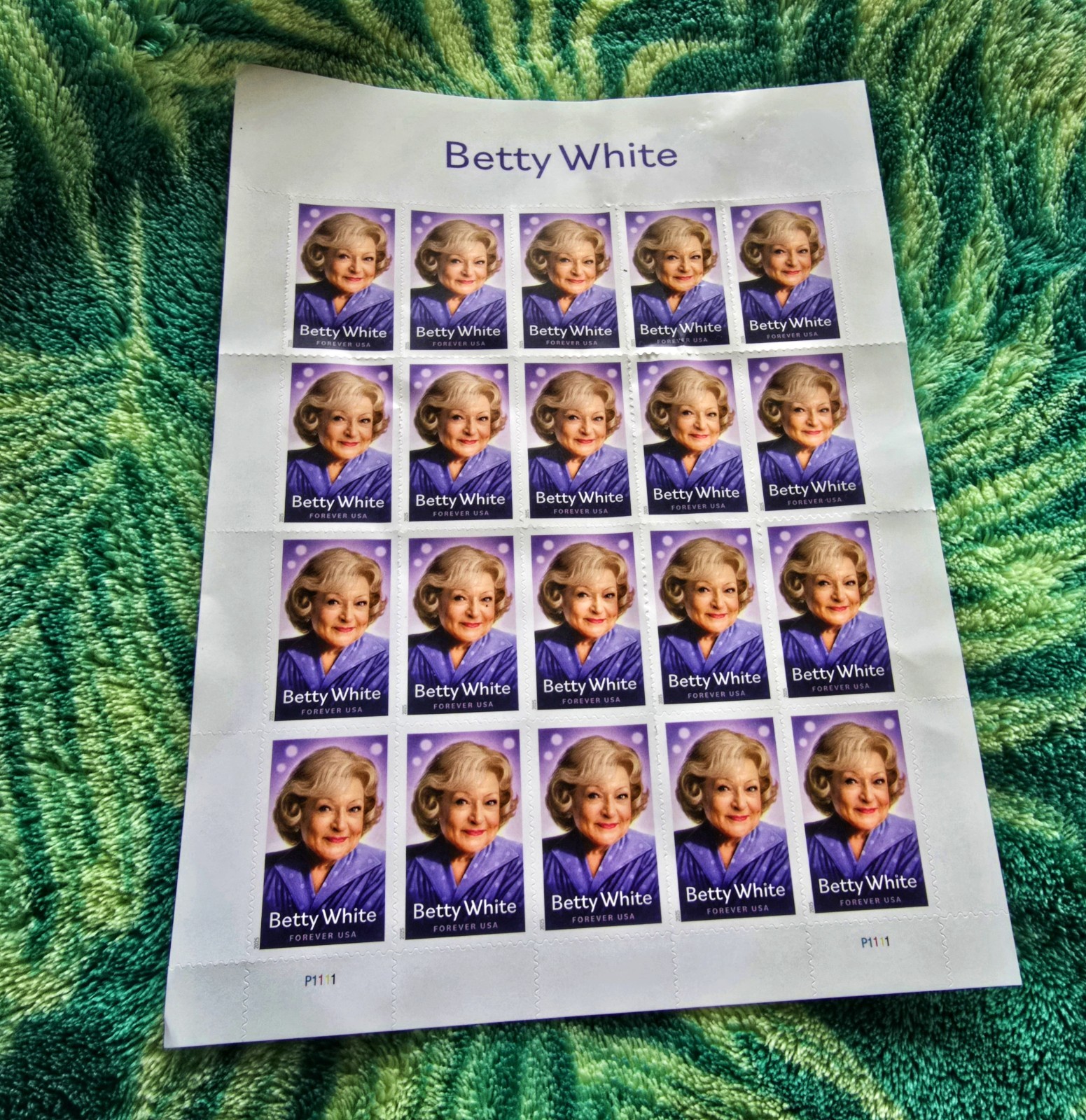 2025 USPS – Favorite Betty White Sheet of 20 Forever Stamps – MNH (5976)