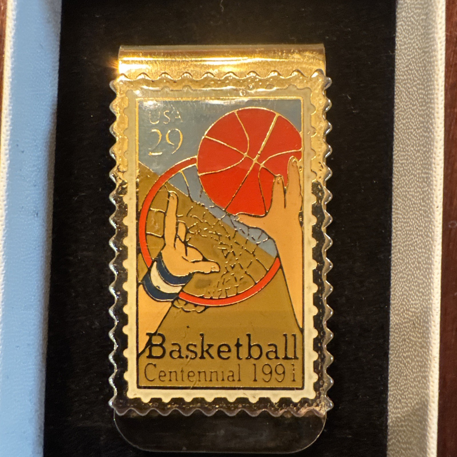 USPS USA 29 CENT BASKETBALL CENTENNIAL 1991 GOLD TONE POSTAGE STAMP MONEY CLIP