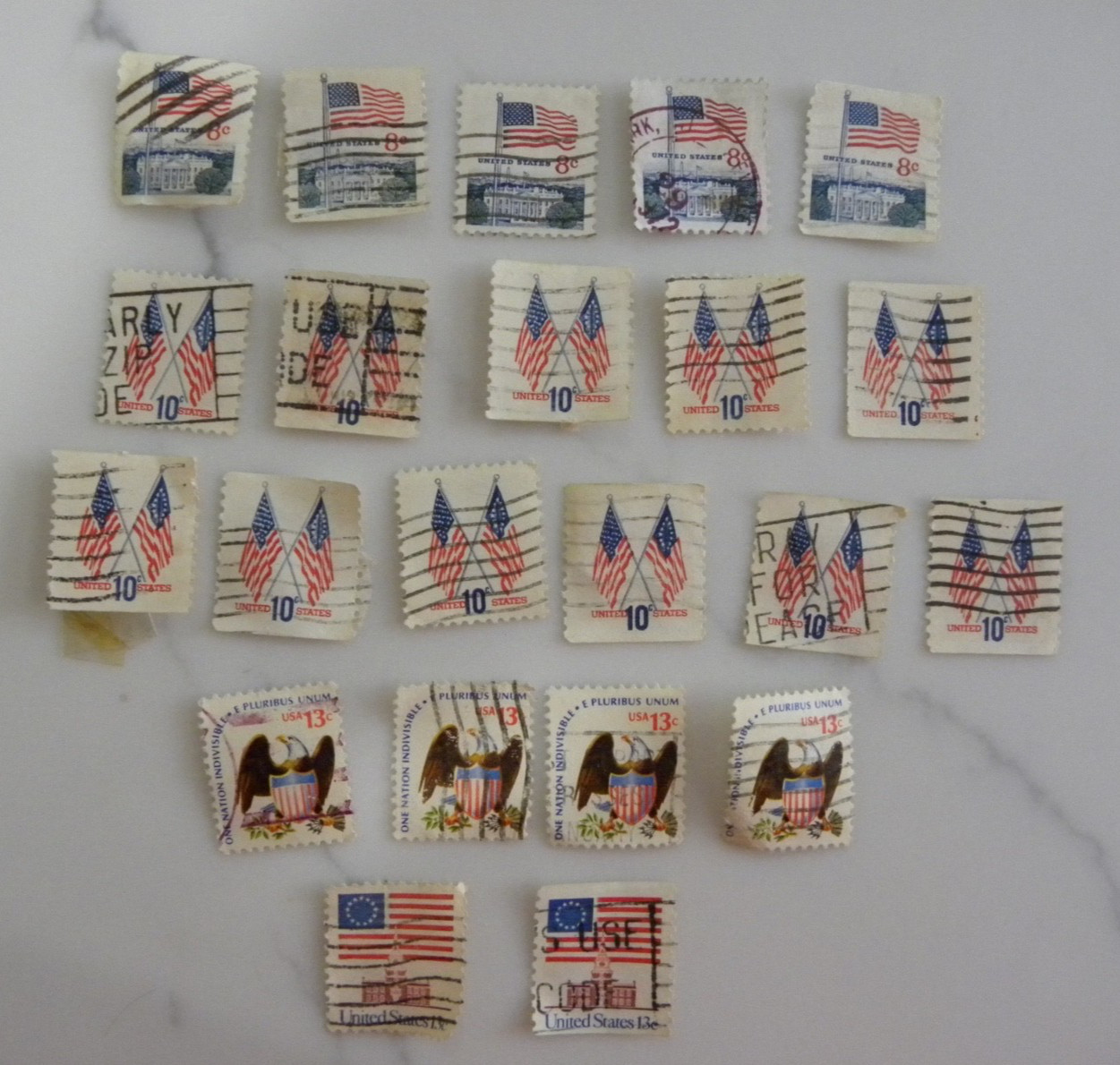 Lot Of 22 U.S. American Flag used 6, 10, 13 Cent Stamps