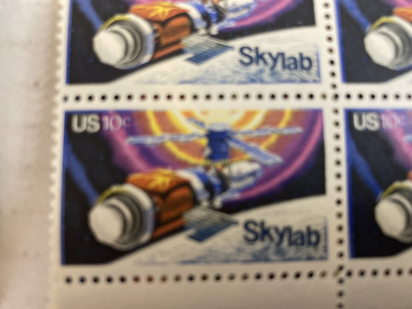 4 US postage stamps No. 1529 – SKYLAB – 10 cent – you pick.
