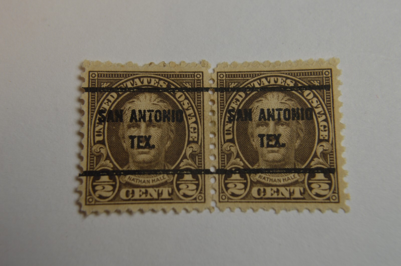 NATHAN HALE 1929 1/2 CENT POSTAGE STAMP (2) Hinged San Antonio