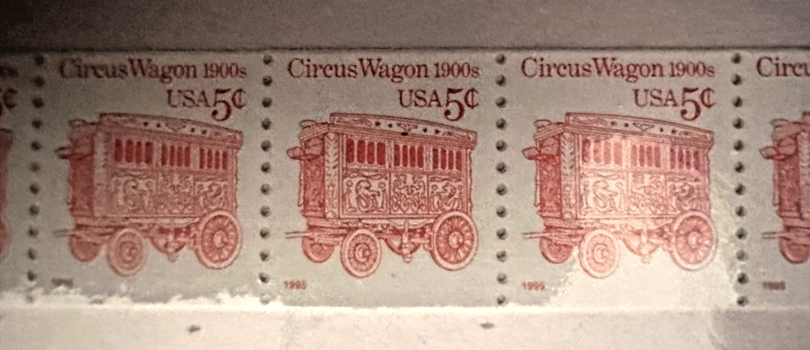 USA POSTAGE – CIRCUS WAGON 1900s – Strip of 25 x 5 CENTS RED STAMP – 1995