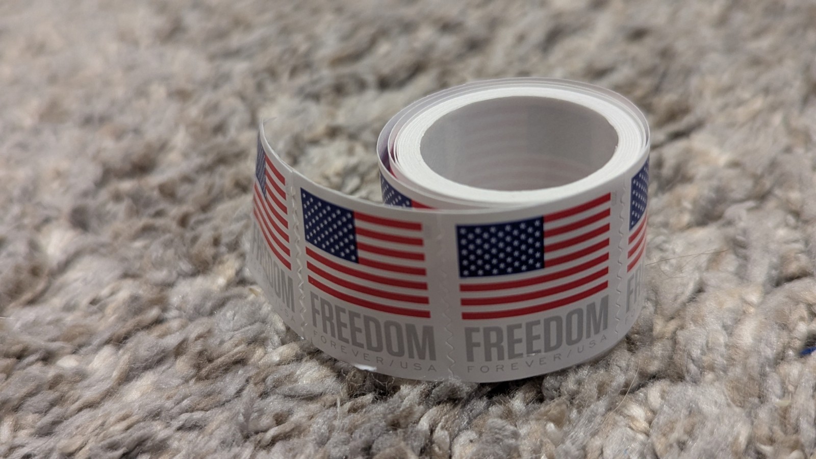 1 Roll Of 100 U.S. Flag FREEDOM First Class US Postage Stamps