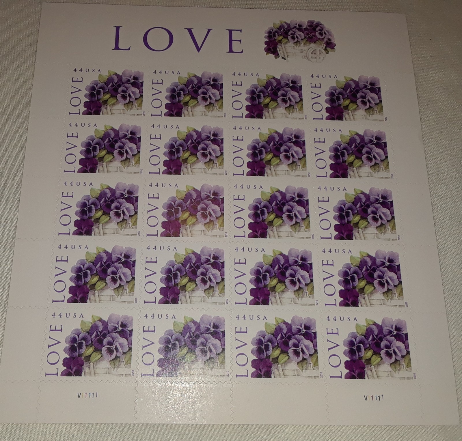 One (1) Pane of LOVE: PANSIES IN A BASKET 44¢ US Postage Stamps, USA Sc # 4450