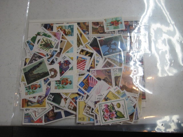 U.S. postage stamp lot 32 cents Fv 225.00 MNH OG
