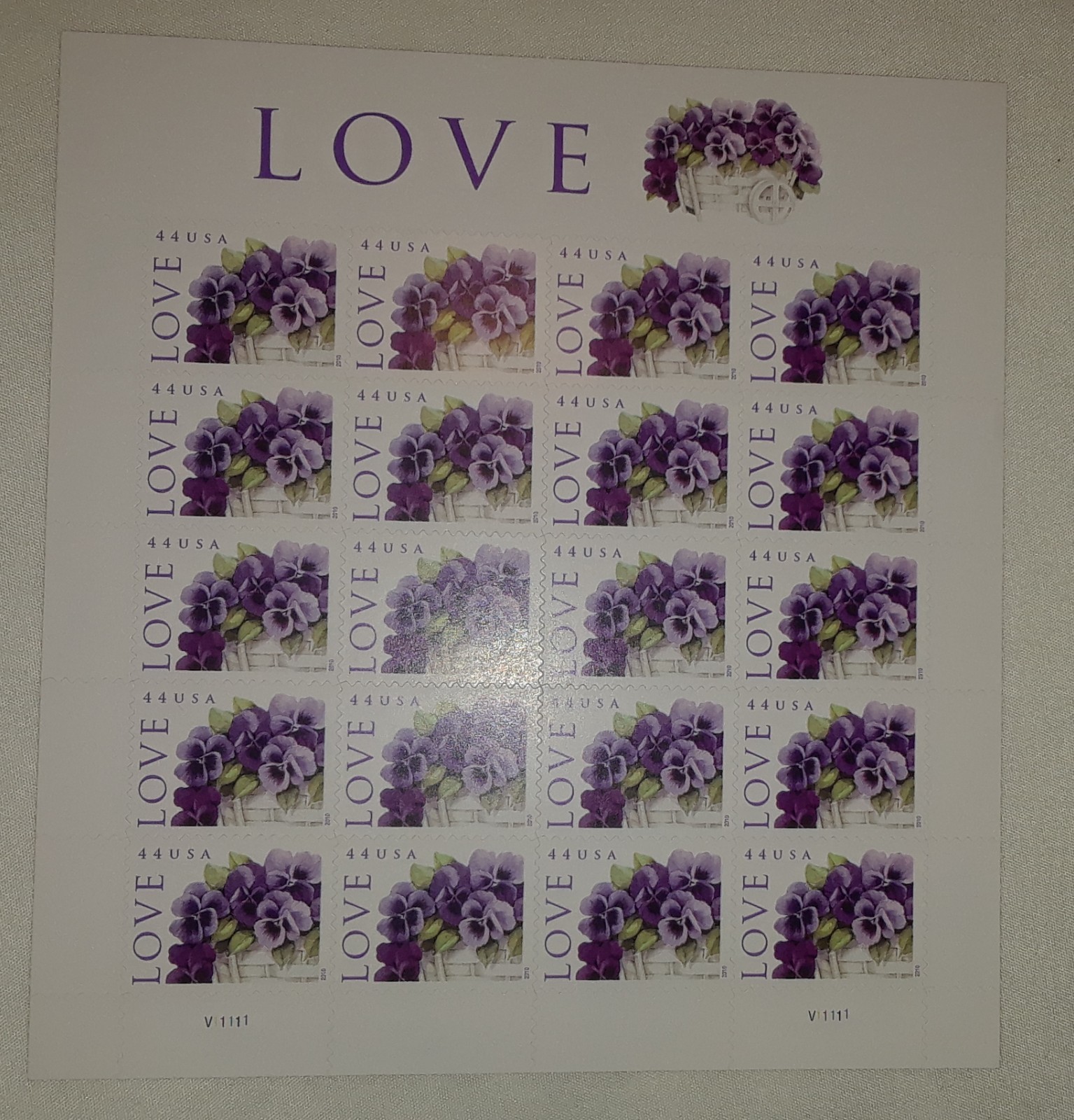 One (1) Pane of LOVE: PANSIES IN A BASKET 44¢ US Postage Stamps, USA Sc # 4450